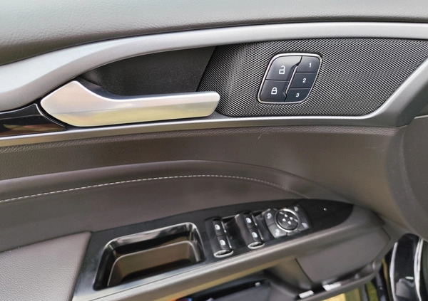 Ford Mondeo cena 63000 przebieg: 182000, rok produkcji 2017 z Puławy małe 436